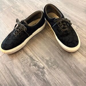 Vans Black Textured women’s Sneakers